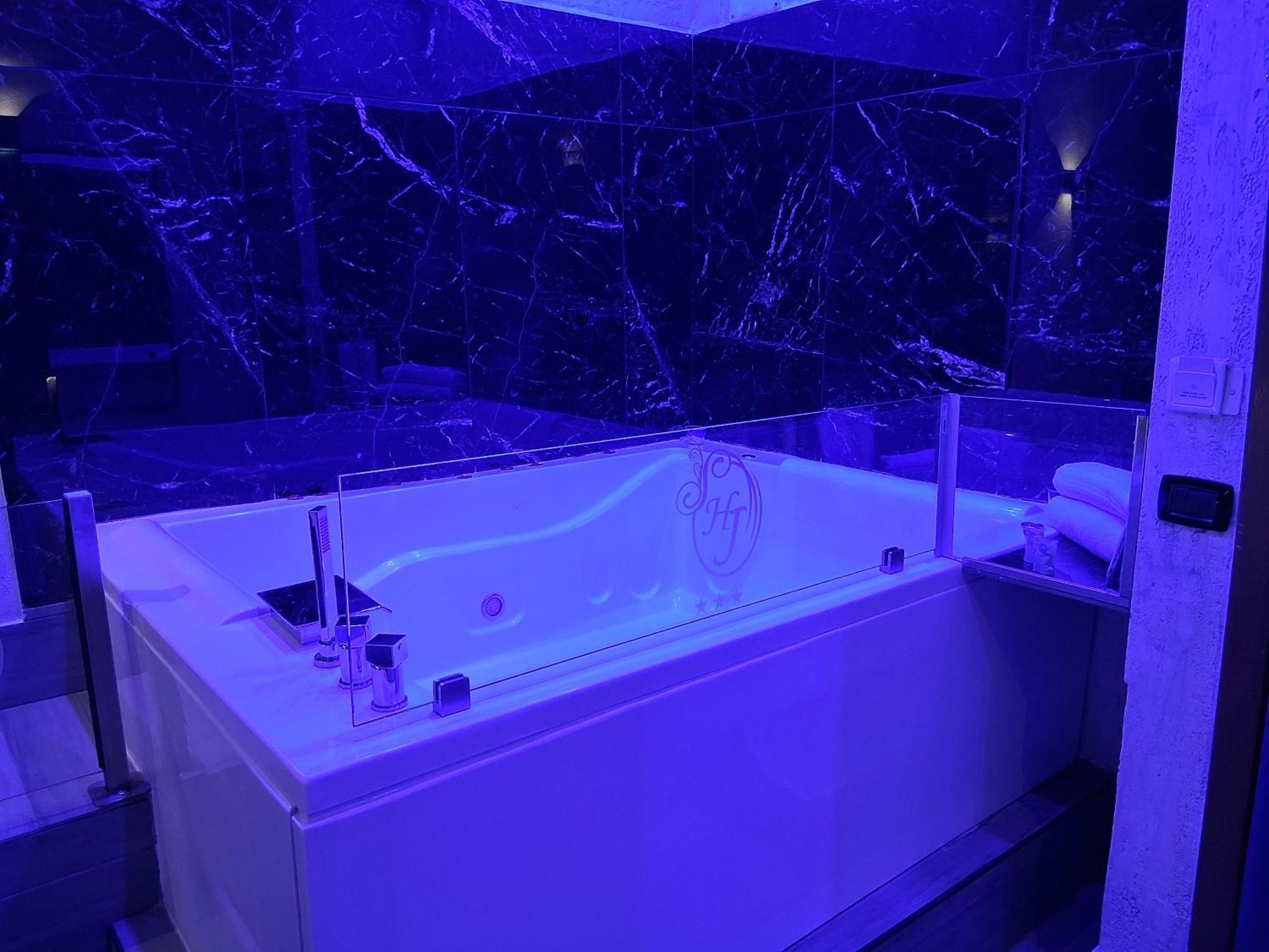 Hotel Joy Castel Volturno Exterior foto