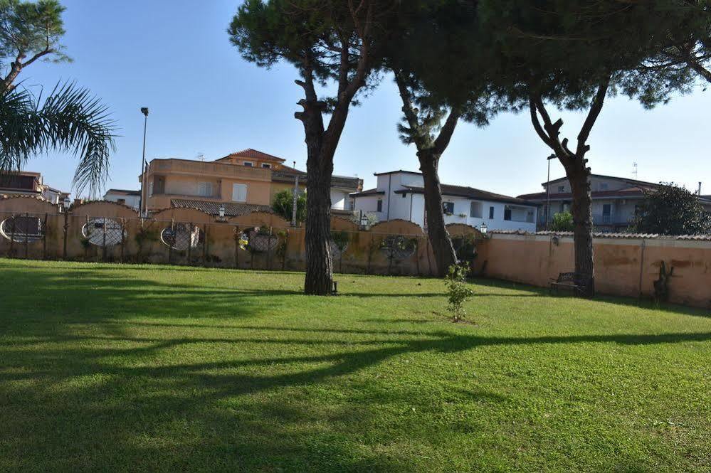 Hotel Joy Castel Volturno Exterior foto