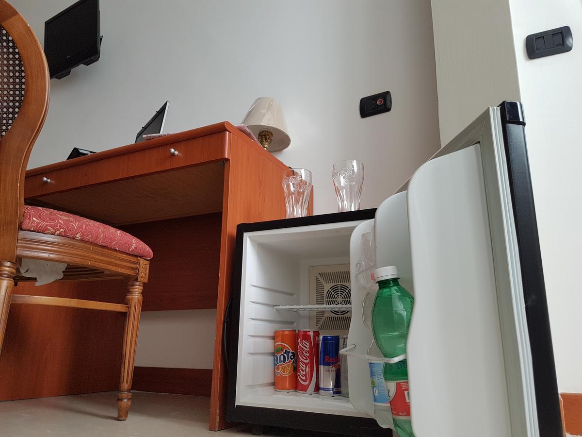 Hotel Joy Castel Volturno Habitación foto