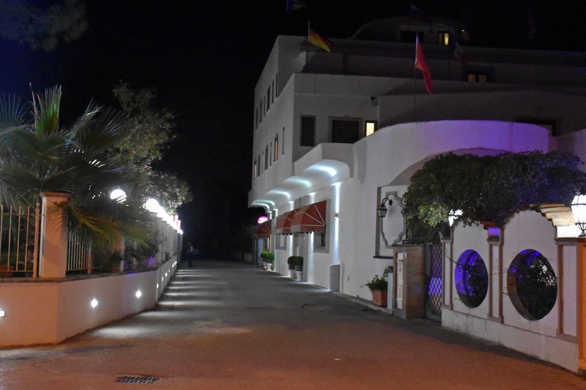 Hotel Joy Castel Volturno Exterior foto